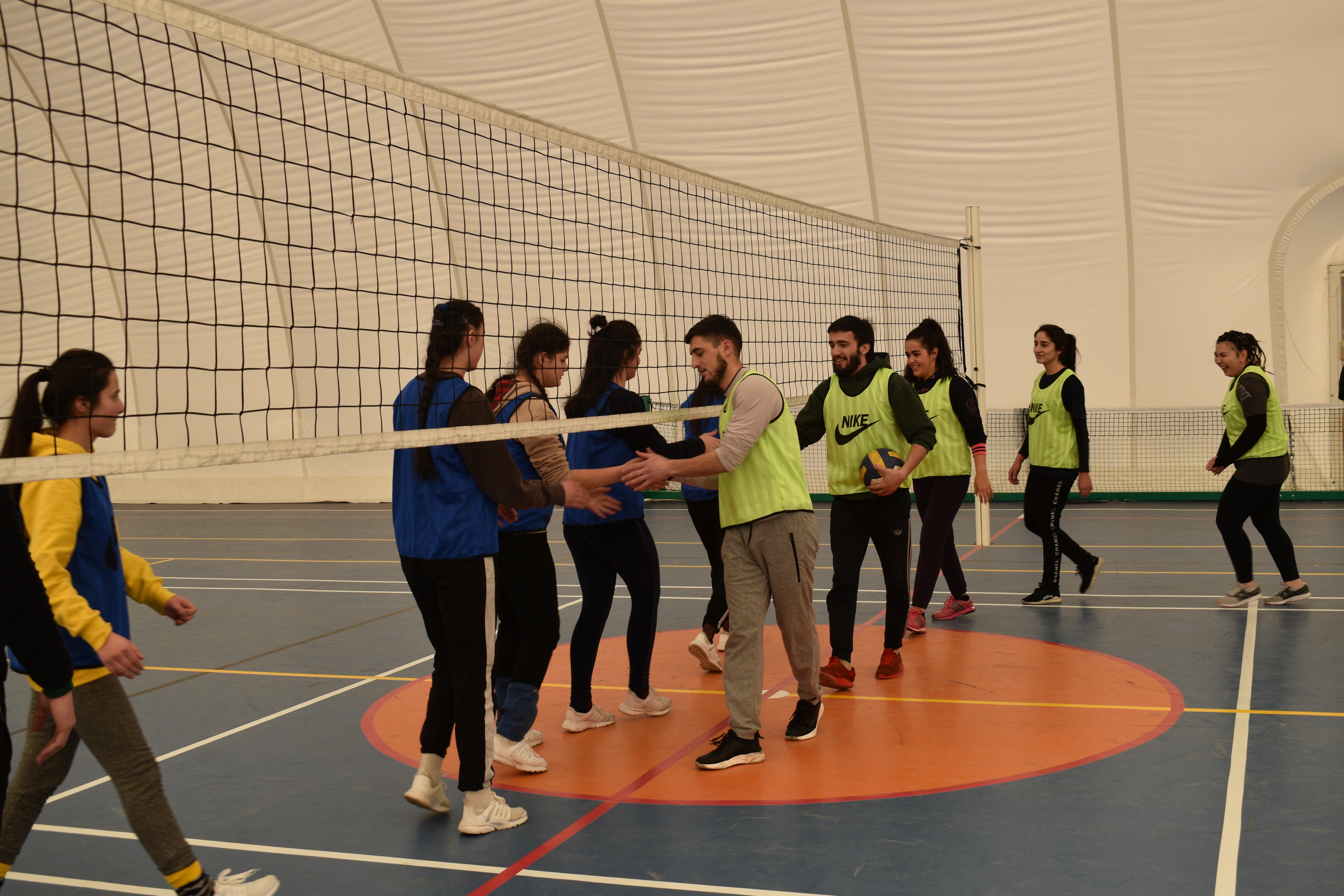 Students Volleyball (4)